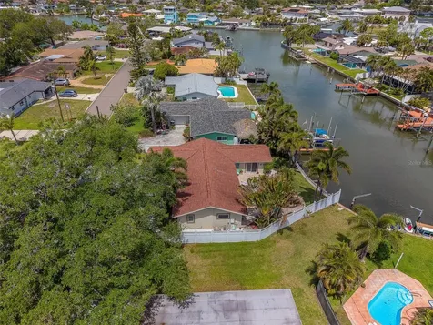 2017 Cove Drive Largo FL 33774