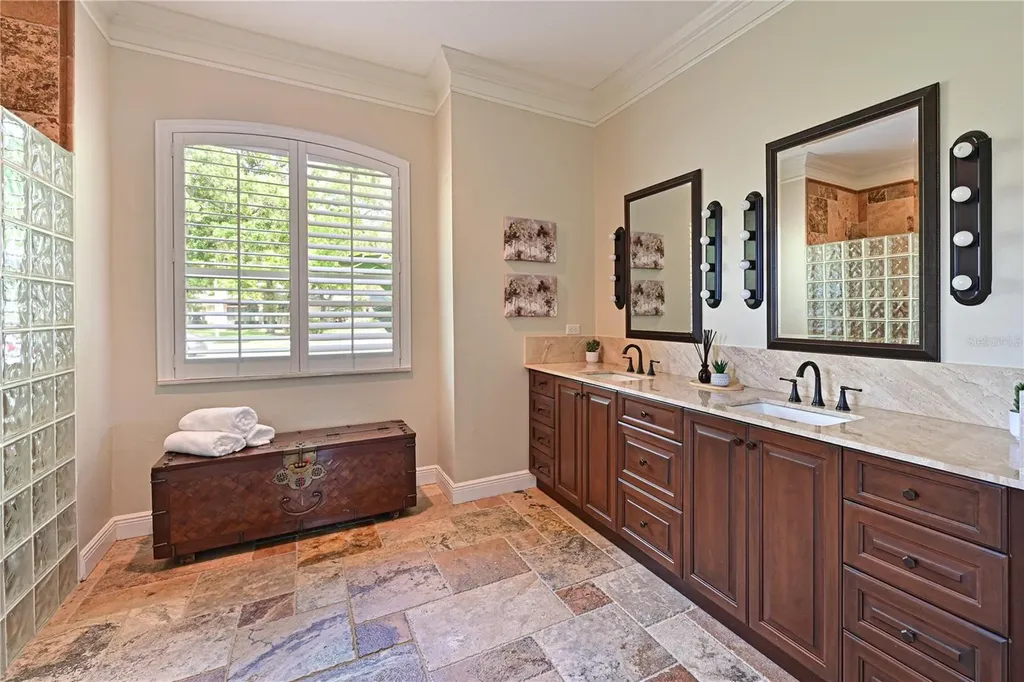 3240 Walter Travis Drive Sarasota FL 34240