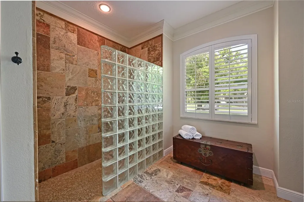 3240 Walter Travis Drive Sarasota FL 34240