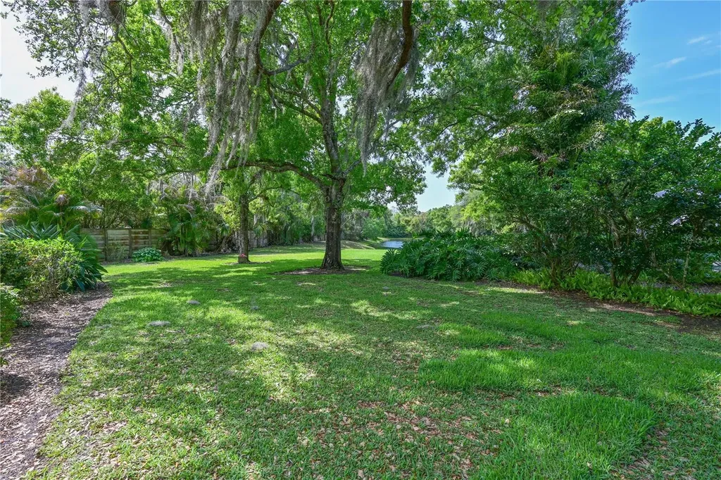 3240 Walter Travis Drive Sarasota FL 34240