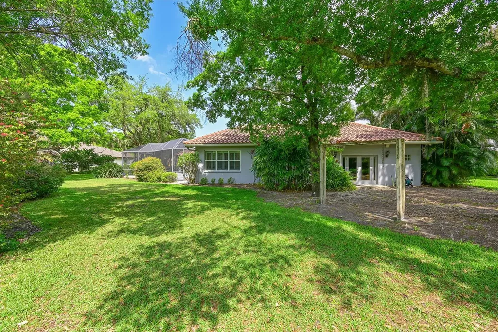 3240 Walter Travis Drive Sarasota FL 34240