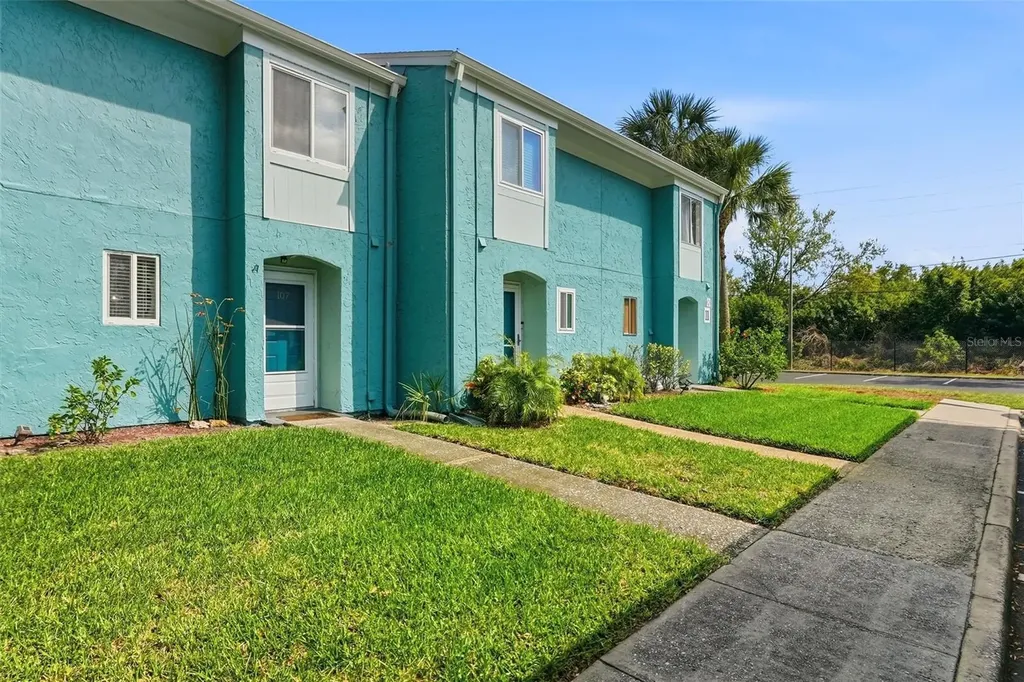 107 114th Avenue N St Petersburg FL 33716