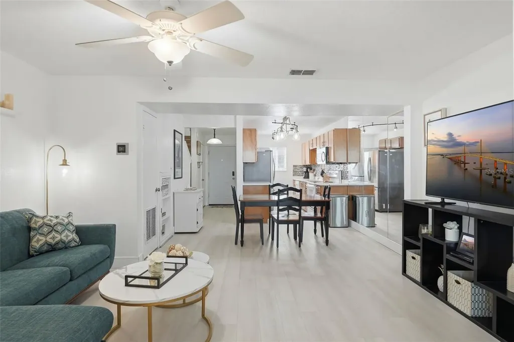 107 114th Avenue N St Petersburg FL 33716