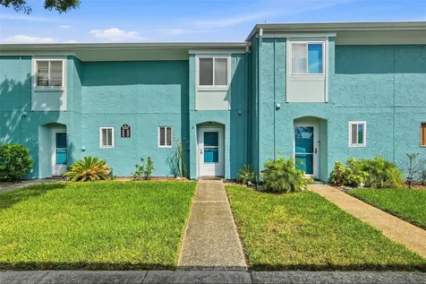 107 114th Avenue N St Petersburg FL 33716