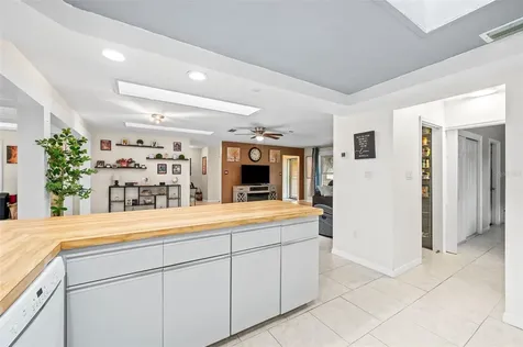 10135 NW 25th Place Gainesville FL 32606