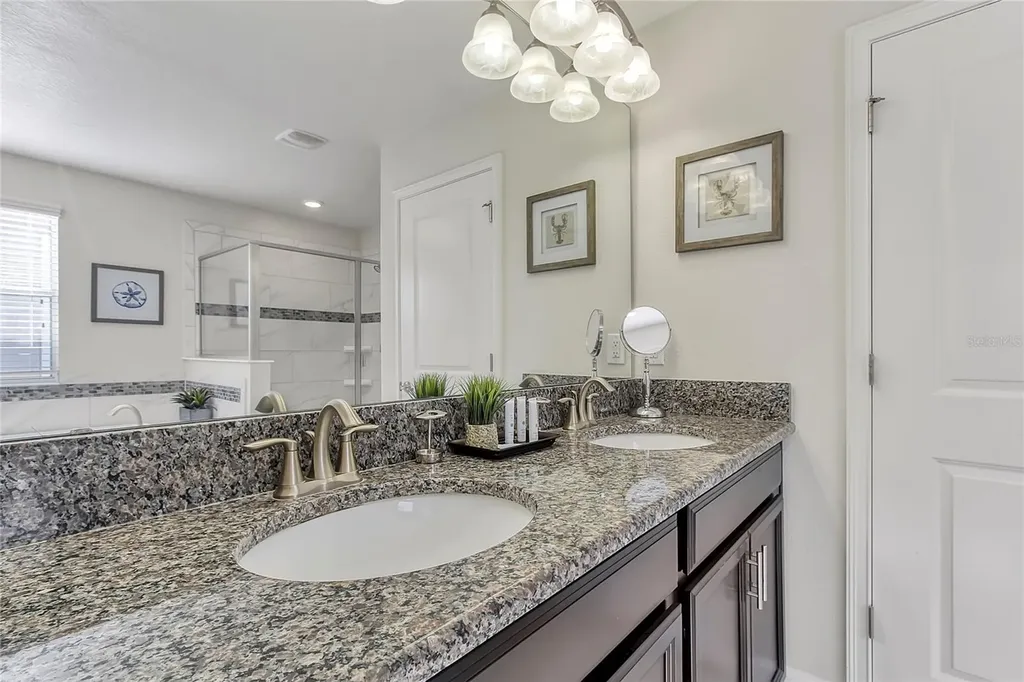 1534 Moon Valley Drive Davenport FL 33896