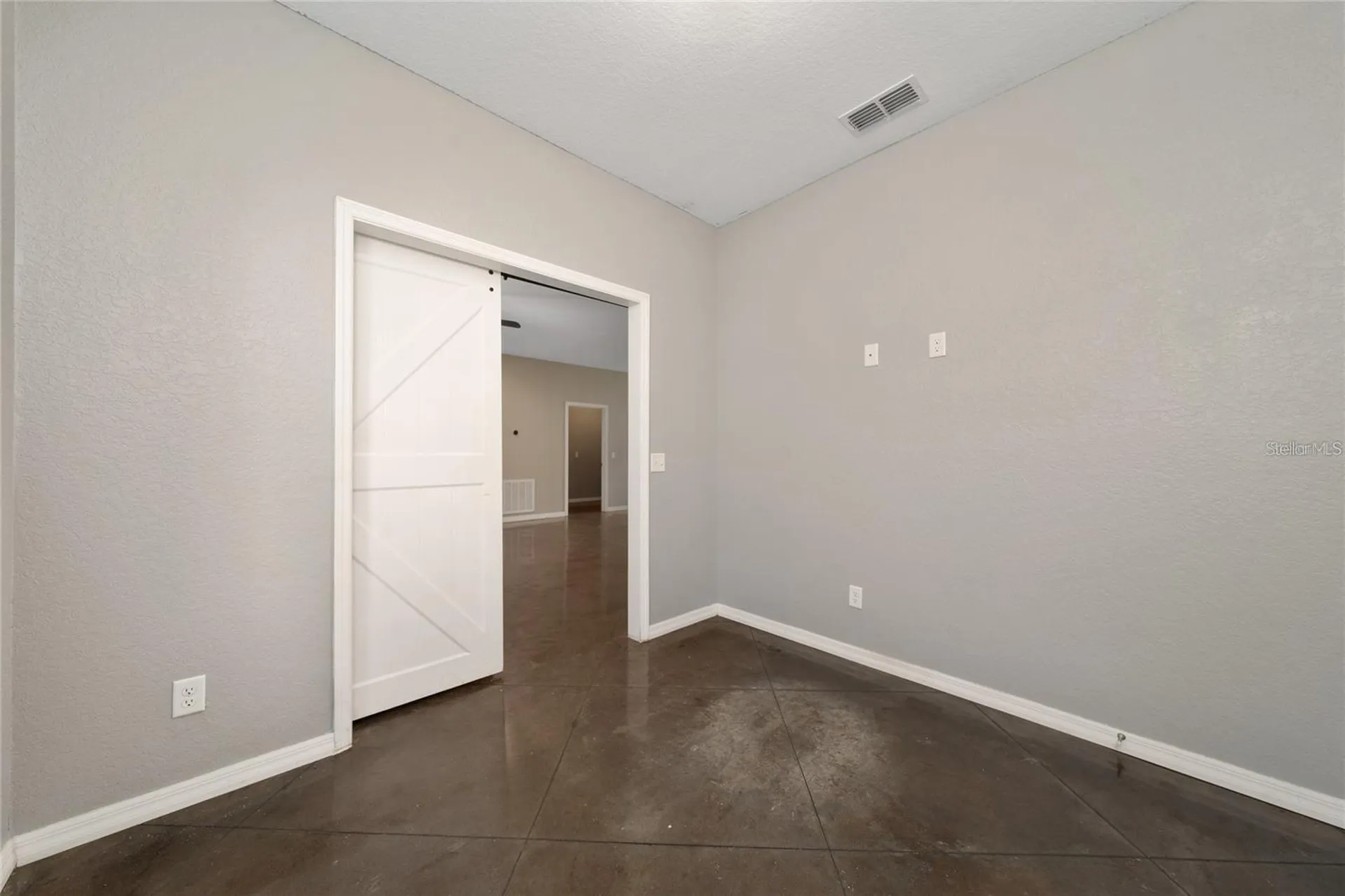 2893 Whispering Trails Drive Winter Haven FL 33884