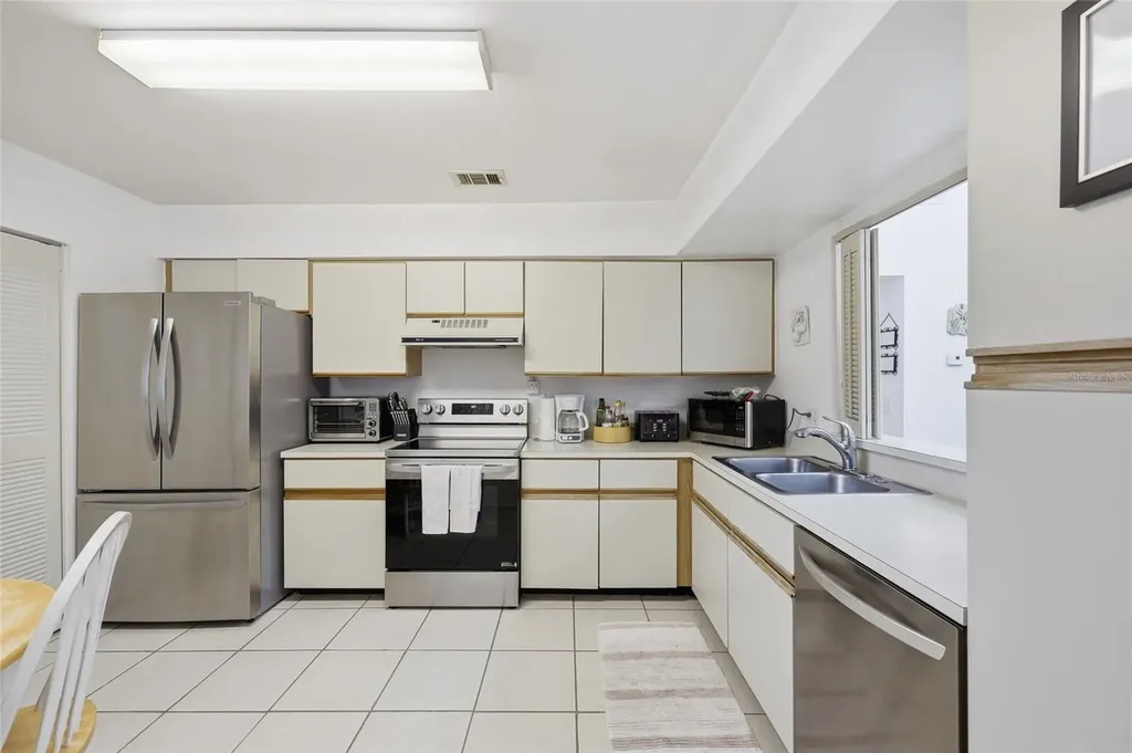 2915 Clubview Drive Orlando FL 32822