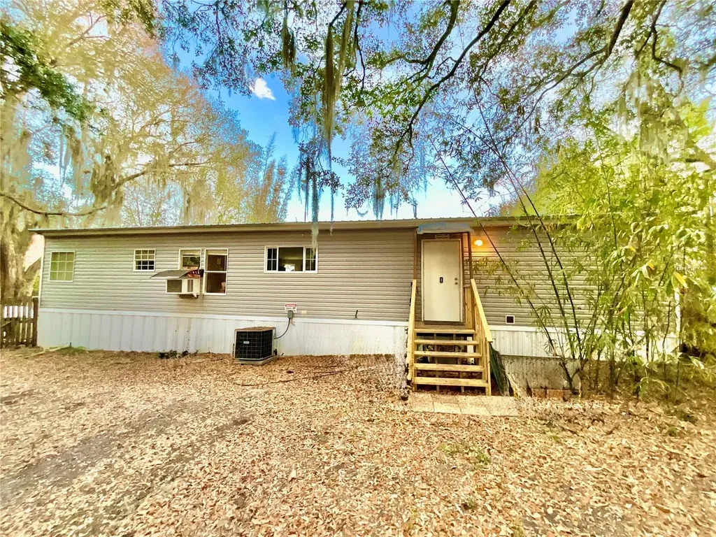 1837 State Road 20 Hawthorne FL 32640