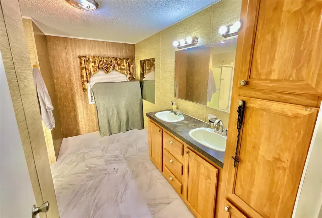 1837 State Road 20 Hawthorne FL 32640