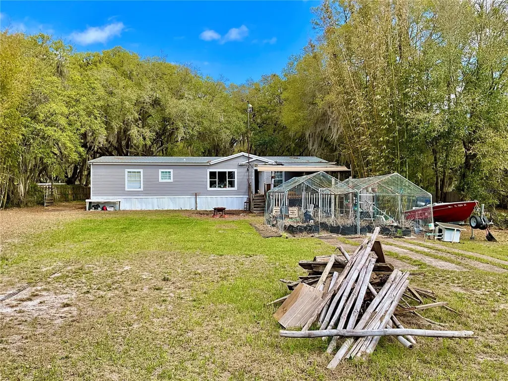 1837 State Road 20 Hawthorne FL 32640