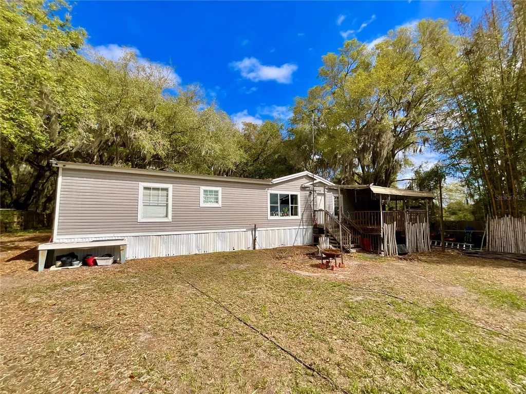 1837 State Road 20 Hawthorne FL 32640