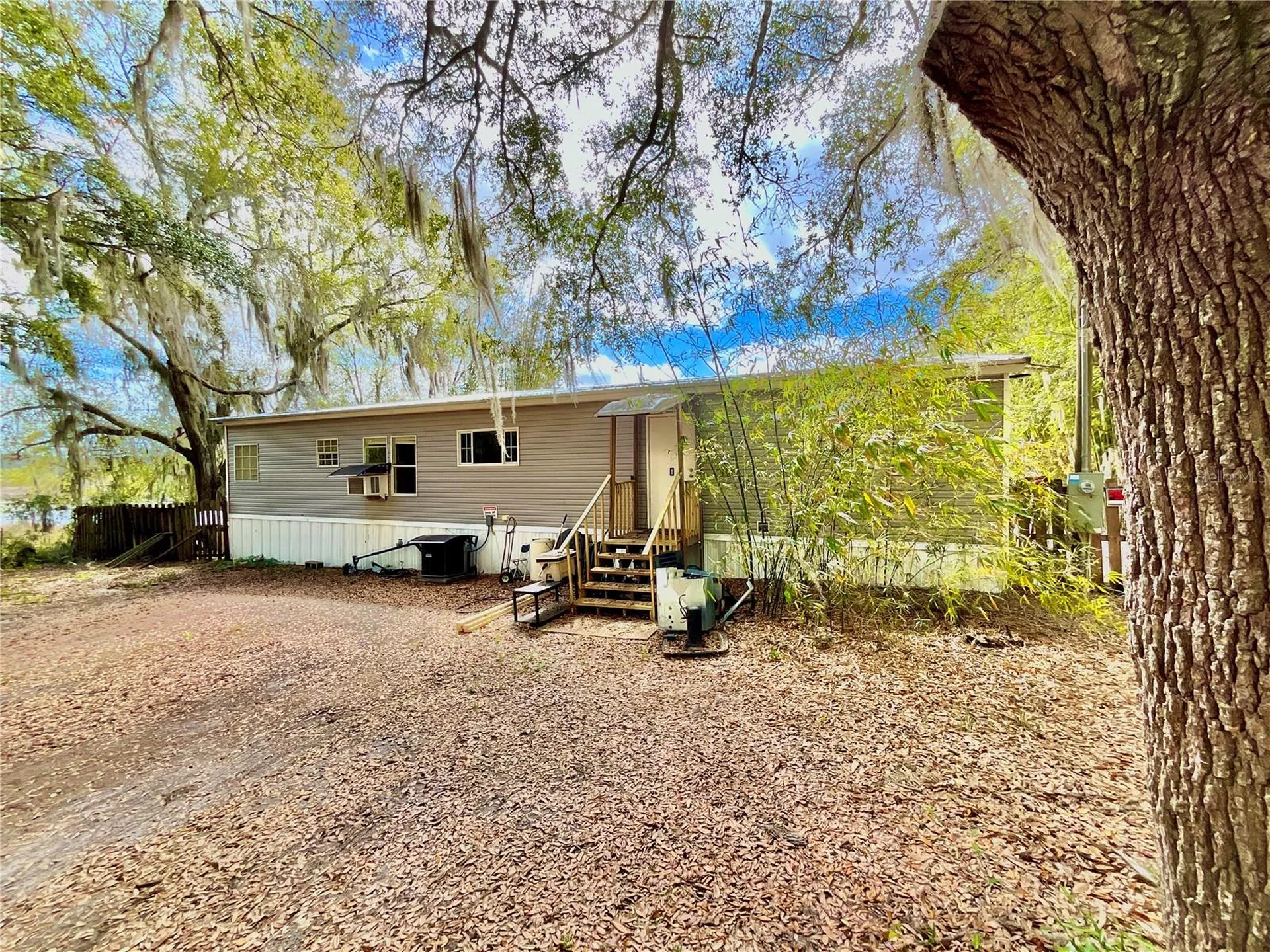 1837 State Road 20 Hawthorne FL 32640