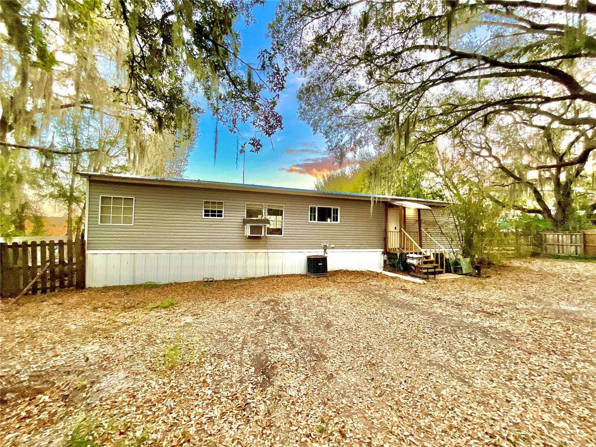 1837 State Road 20 Hawthorne FL 32640