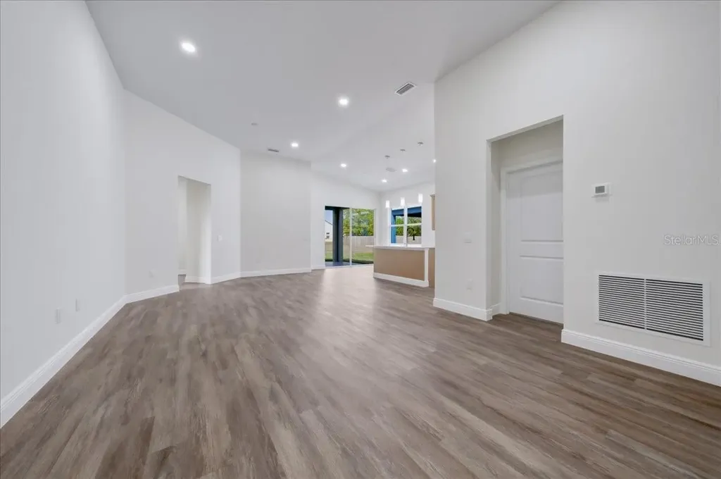 1296 Moselle Avenue Orlando FL 32807