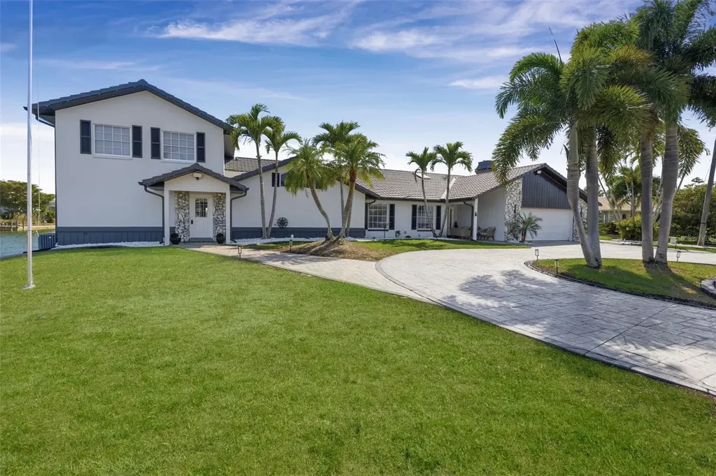 29 SE 10th Avenue Cape Coral FL 33990