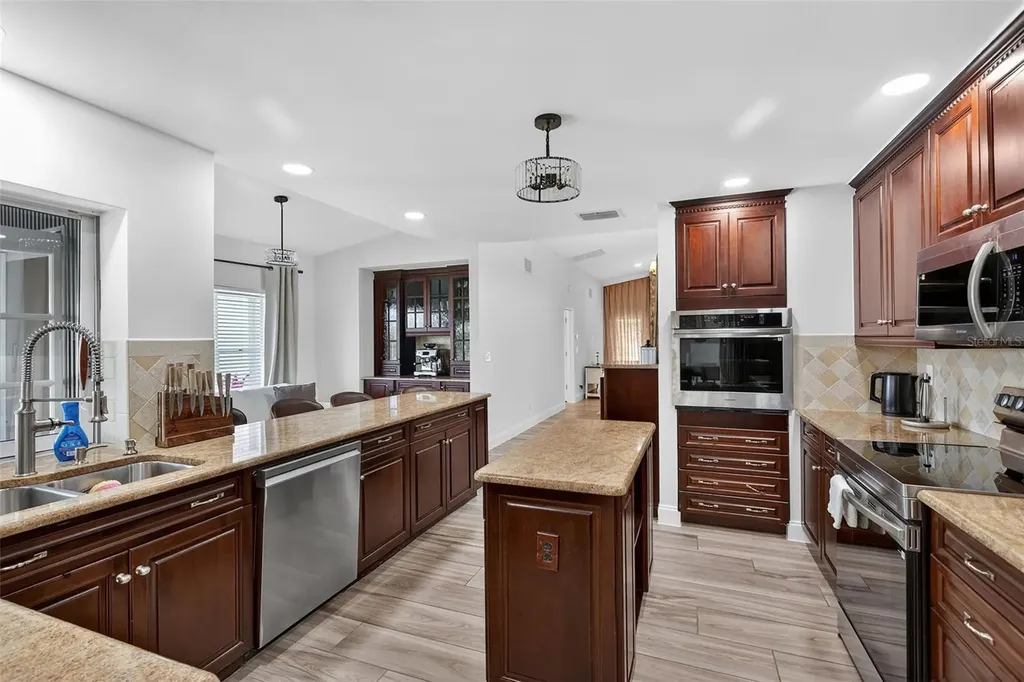 29 SE 10th Avenue Cape Coral FL 33990
