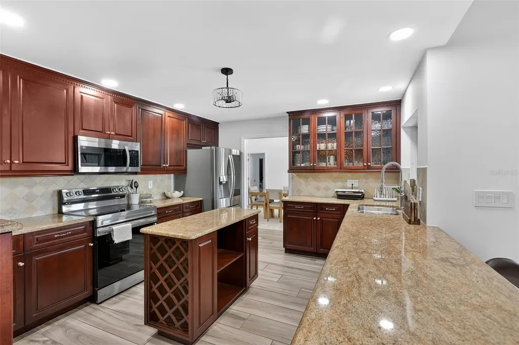 29 SE 10th Avenue Cape Coral FL 33990