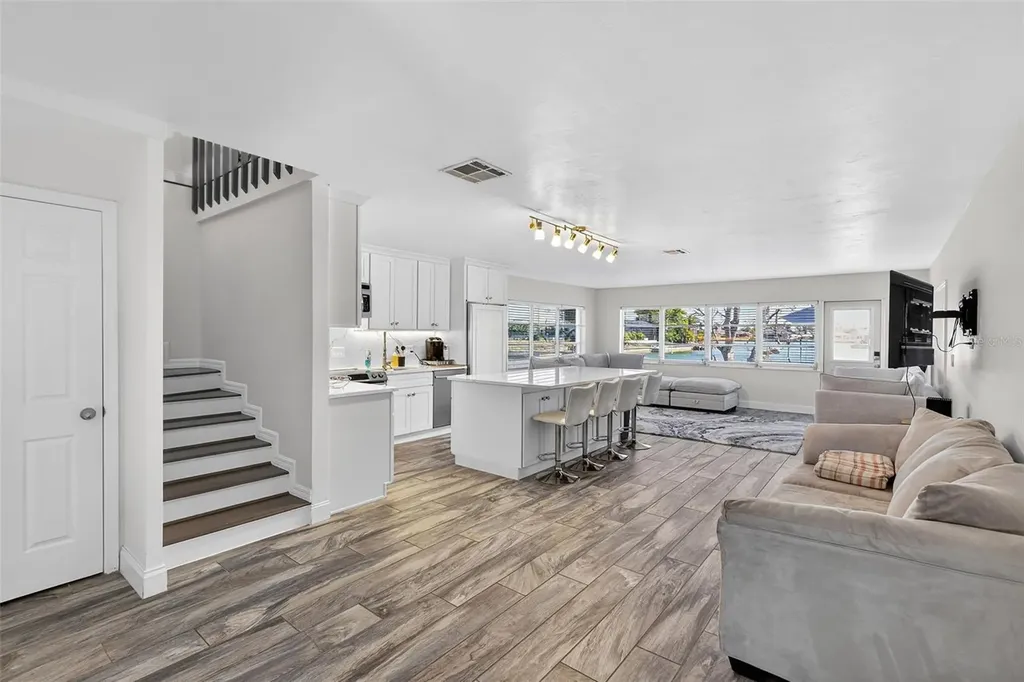 29 SE 10th Avenue Cape Coral FL 33990