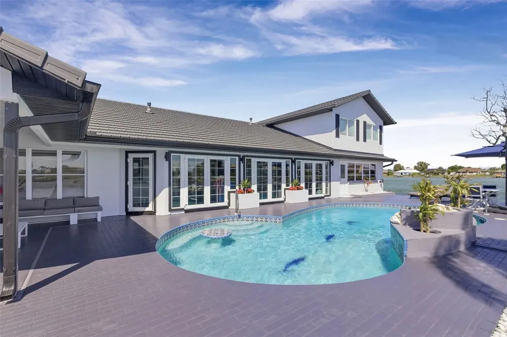 29 SE 10th Avenue Cape Coral FL 33990