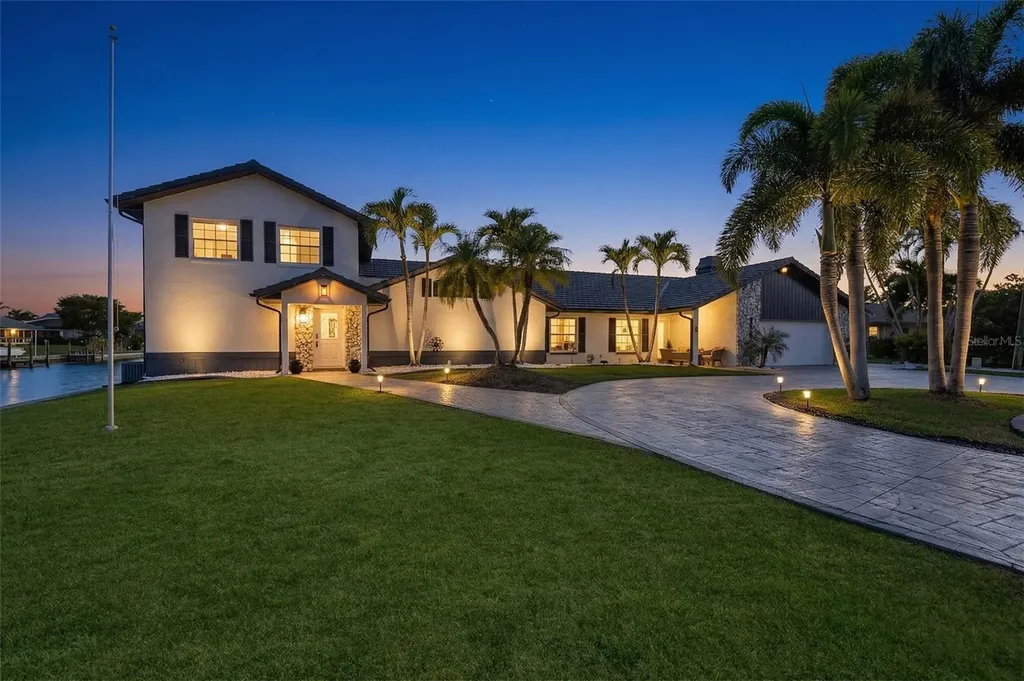 29 SE 10th Avenue Cape Coral FL 33990