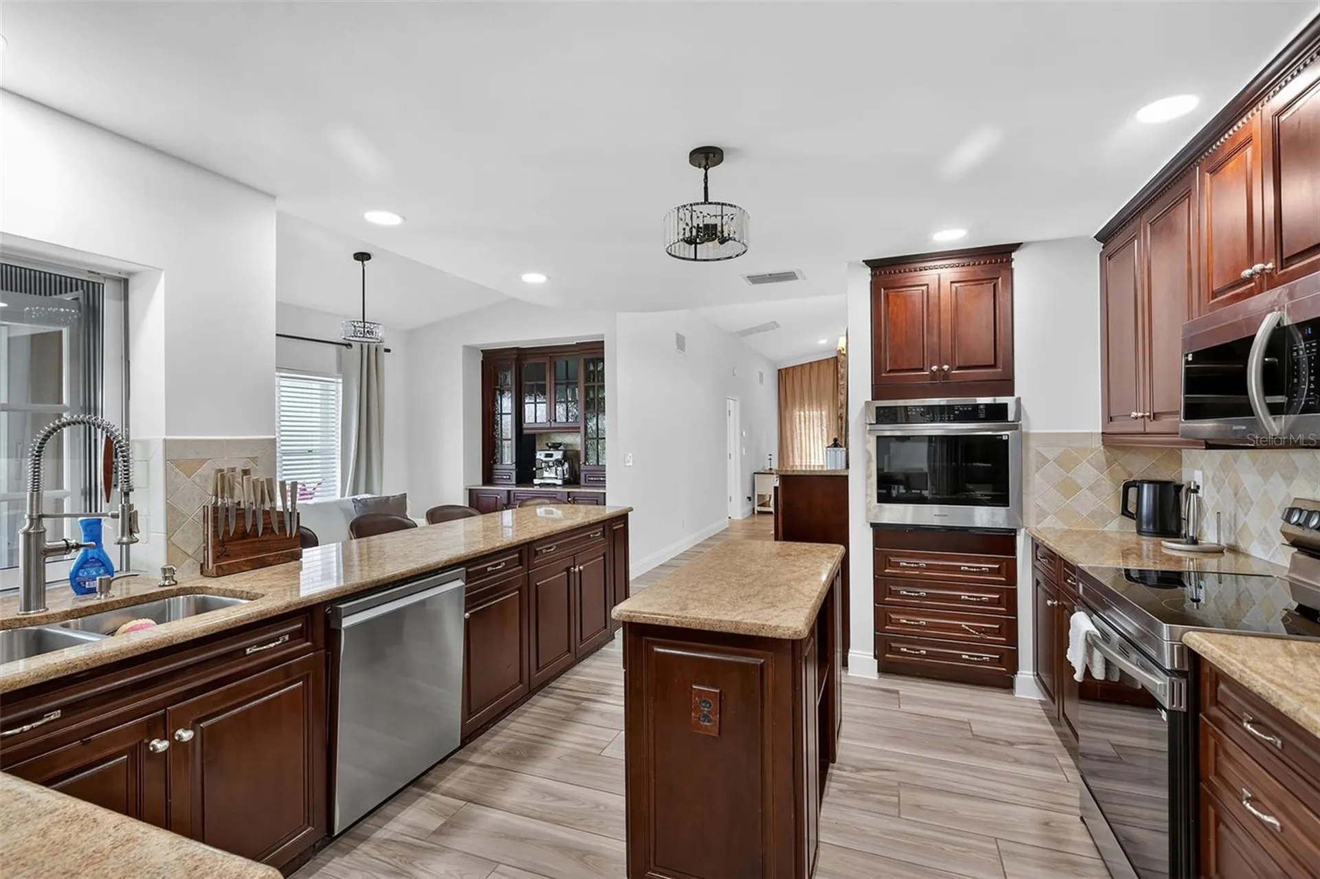 29 SE 10th Avenue Cape Coral FL 33990