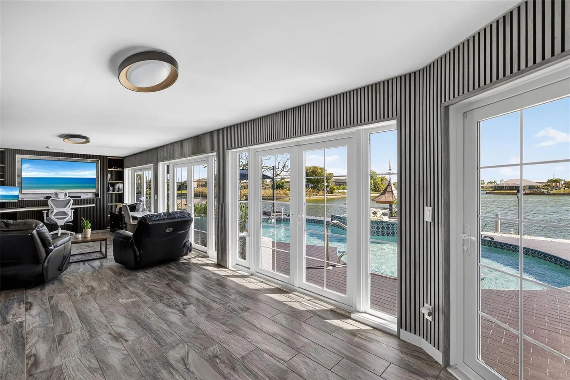 29 SE 10th Avenue Cape Coral FL 33990