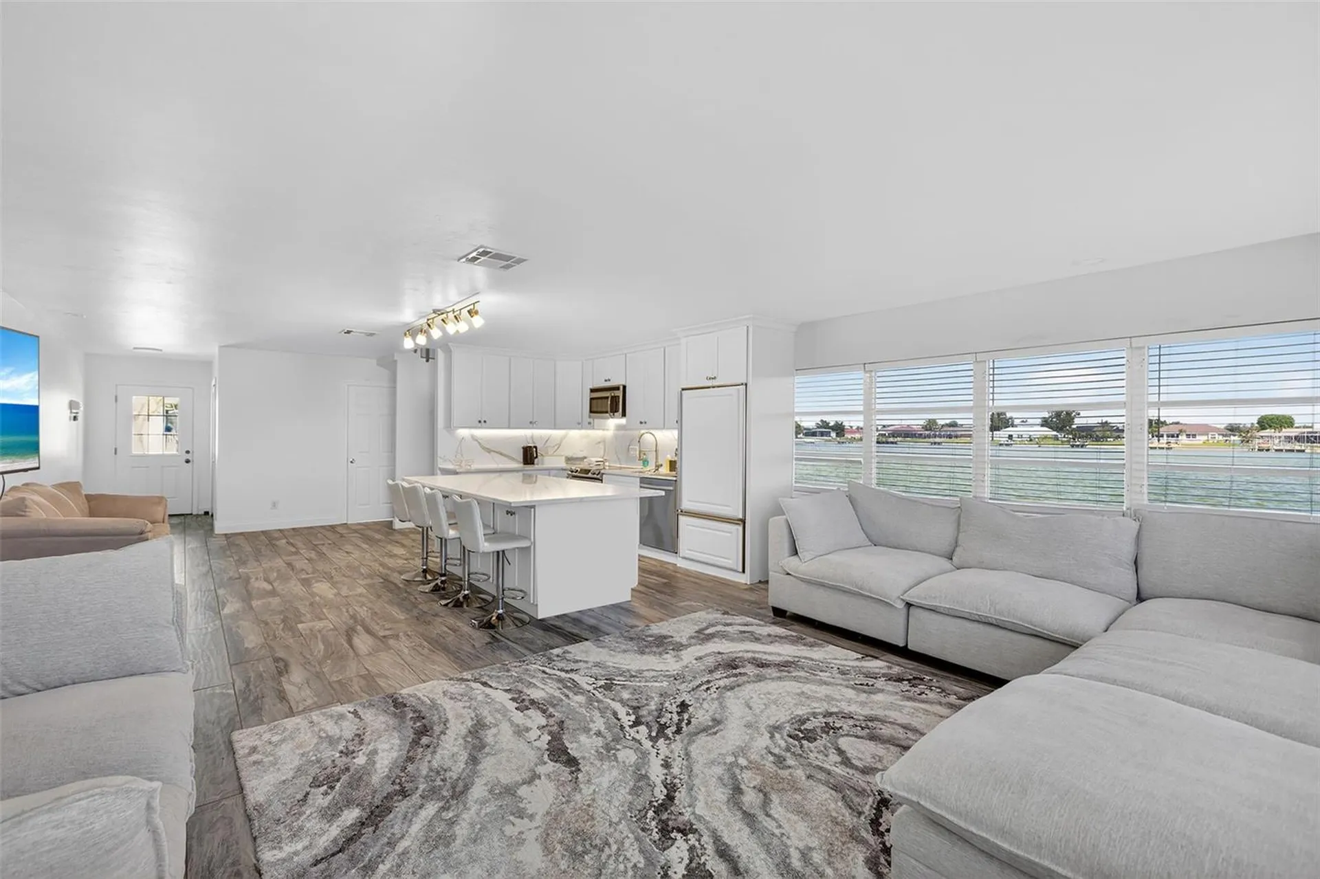 29 SE 10th Avenue Cape Coral FL 33990