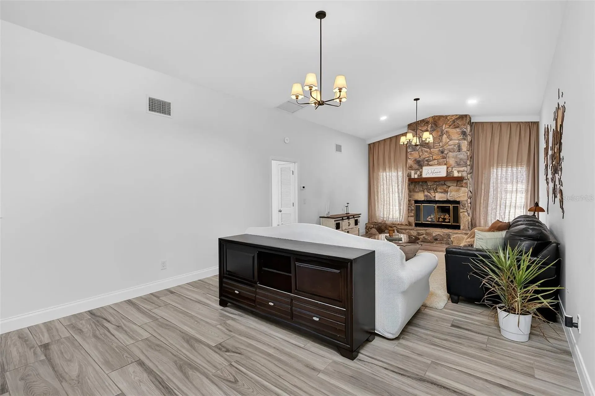29 SE 10th Avenue Cape Coral FL 33990