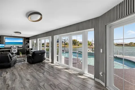 29 SE 10th Avenue Cape Coral FL 33990