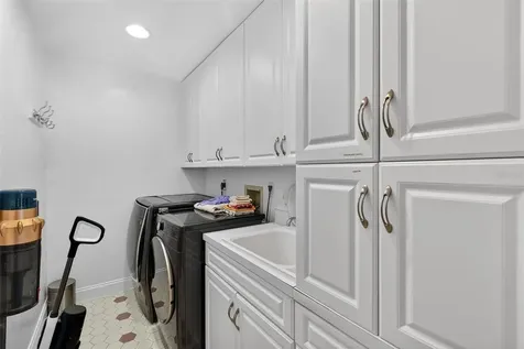 29 SE 10th Avenue Cape Coral FL 33990