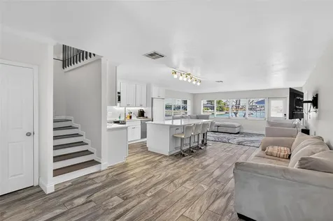 29 SE 10th Avenue Cape Coral FL 33990