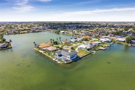29 SE 10th Avenue Cape Coral FL 33990