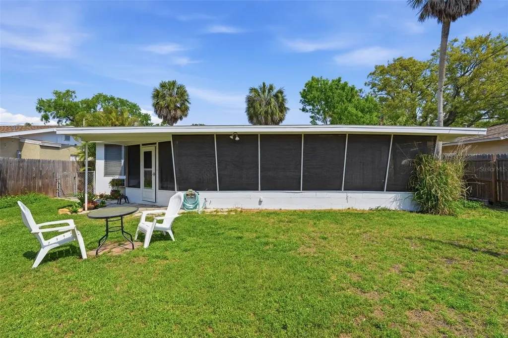 8346 42nd Avenue N St Petersburg FL 33709
