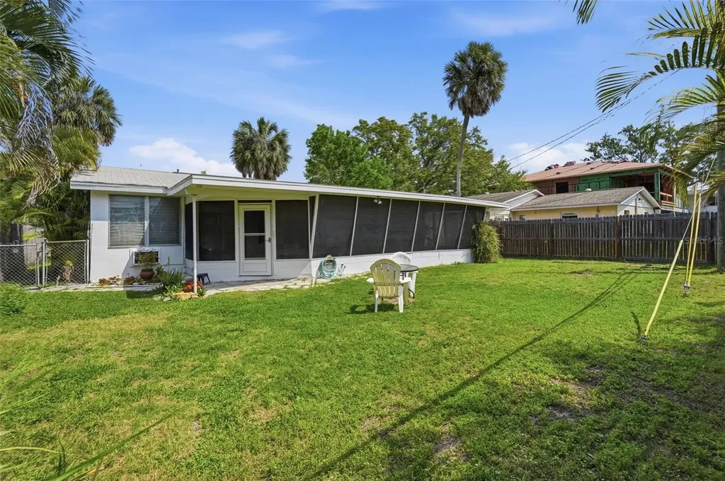 8346 42nd Avenue N St Petersburg FL 33709