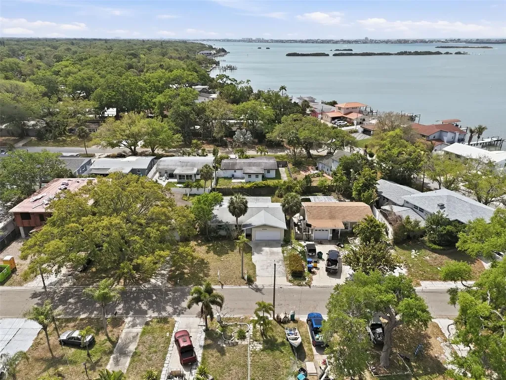 8346 42nd Avenue N St Petersburg FL 33709