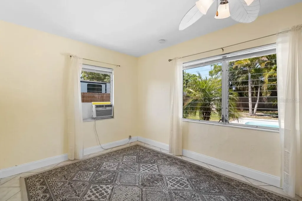 301 5th Avenue NW Ruskin FL 33570
