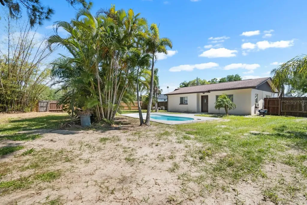 301 5th Avenue NW Ruskin FL 33570