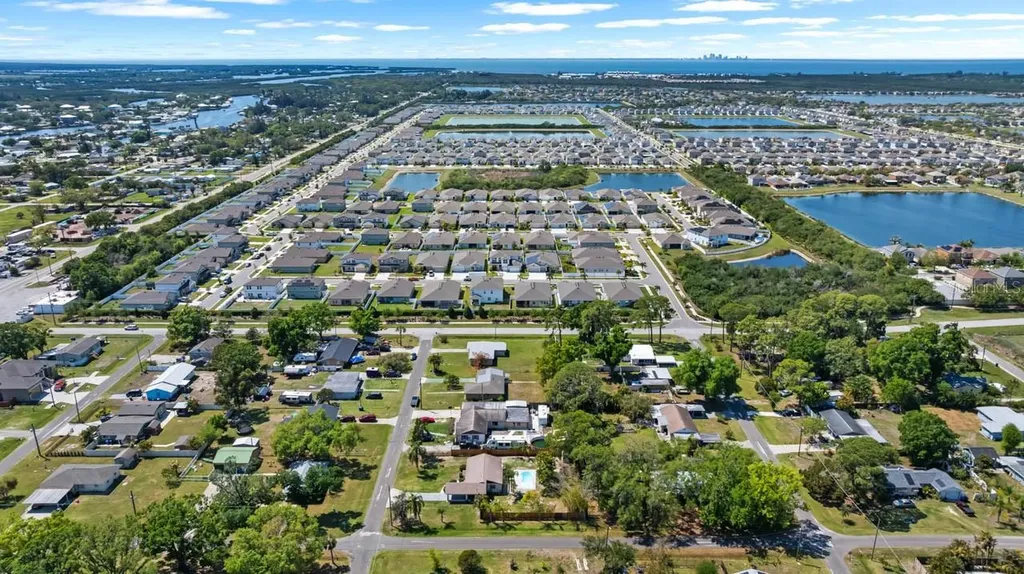 301 5th Avenue NW Ruskin FL 33570