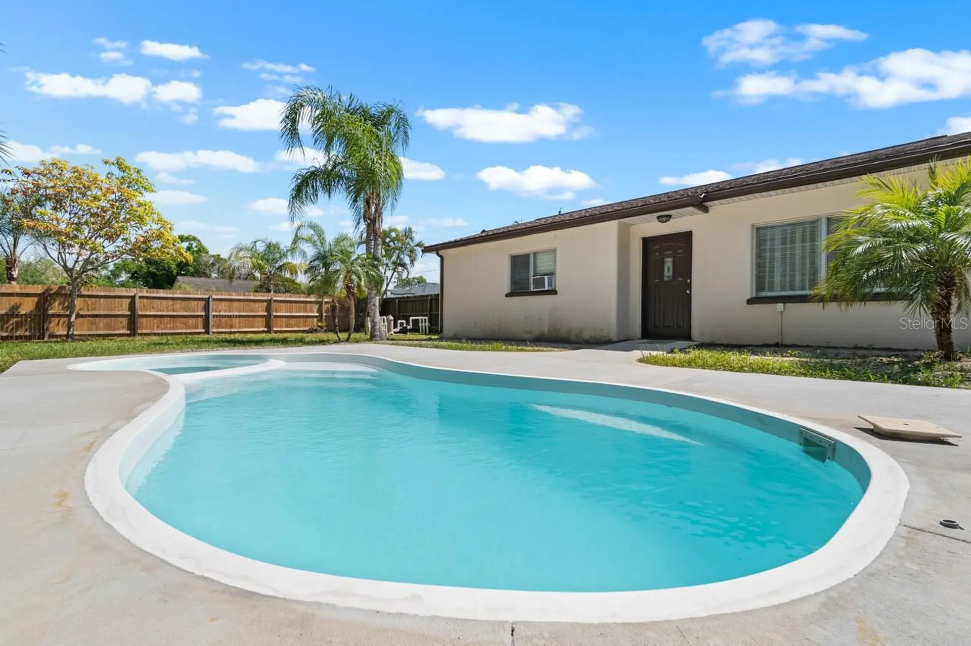 301 5th Avenue NW Ruskin FL 33570