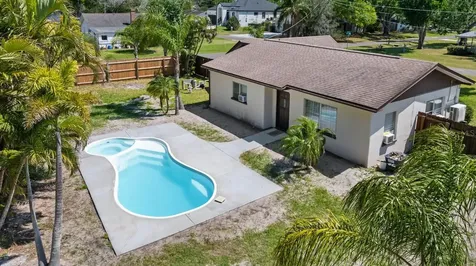 301 5th Avenue NW Ruskin FL 33570