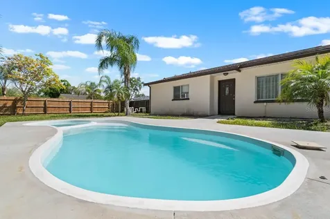 301 5th Avenue NW Ruskin FL 33570