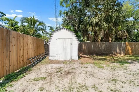 301 5th Avenue NW Ruskin FL 33570