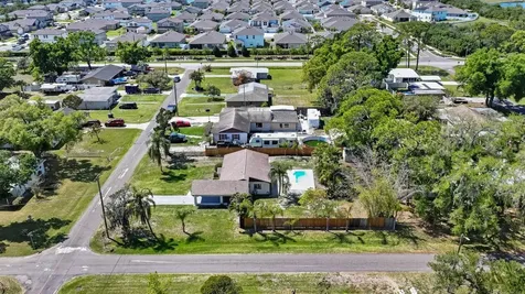 301 5th Avenue NW Ruskin FL 33570