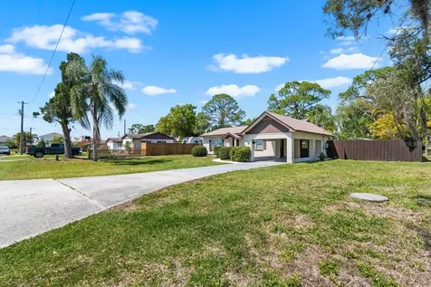 301 5th Avenue NW Ruskin FL 33570