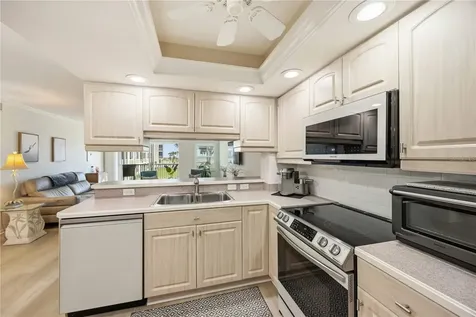 1150 Tarpon Center Drive Venice FL 34285