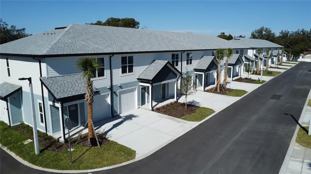 1057 E Caroline Street Tavares FL 32778