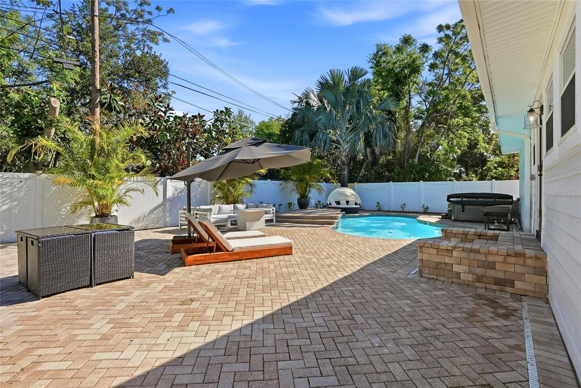 521 51st Avenue S St Petersburg FL 33705