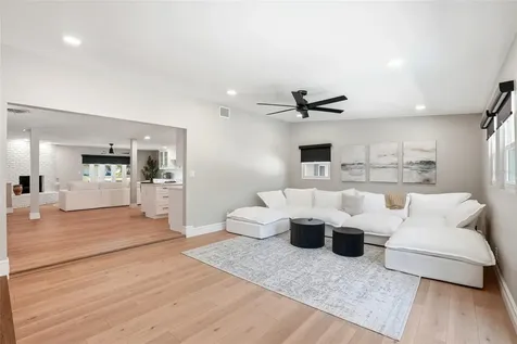 521 51st Avenue S St Petersburg FL 33705