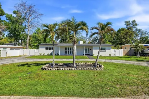 521 51st Avenue S St Petersburg FL 33705